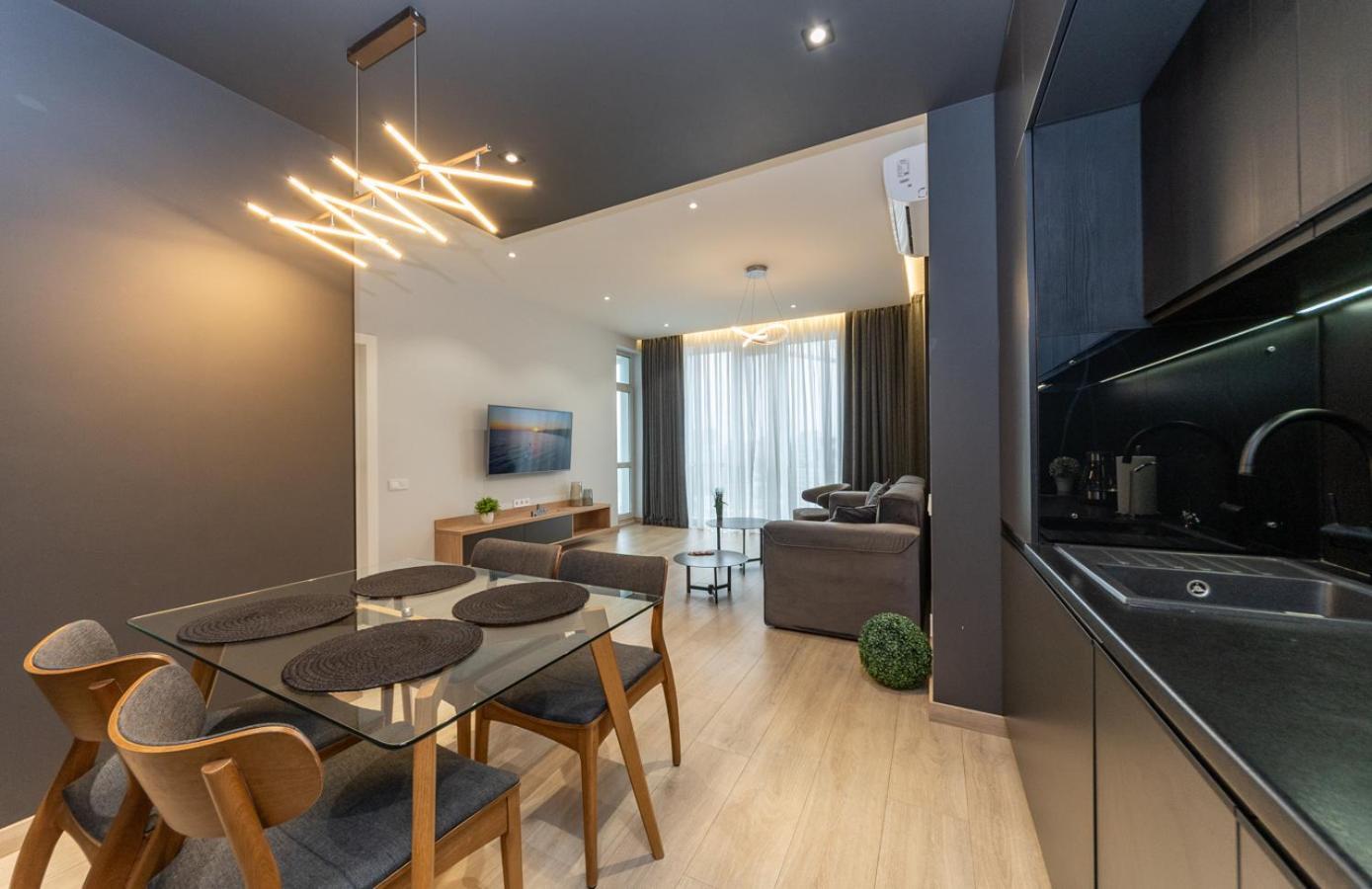 Royal Tower Residence Big Vip Apartment In Center Floor 27 Kiev Dış mekan fotoğraf