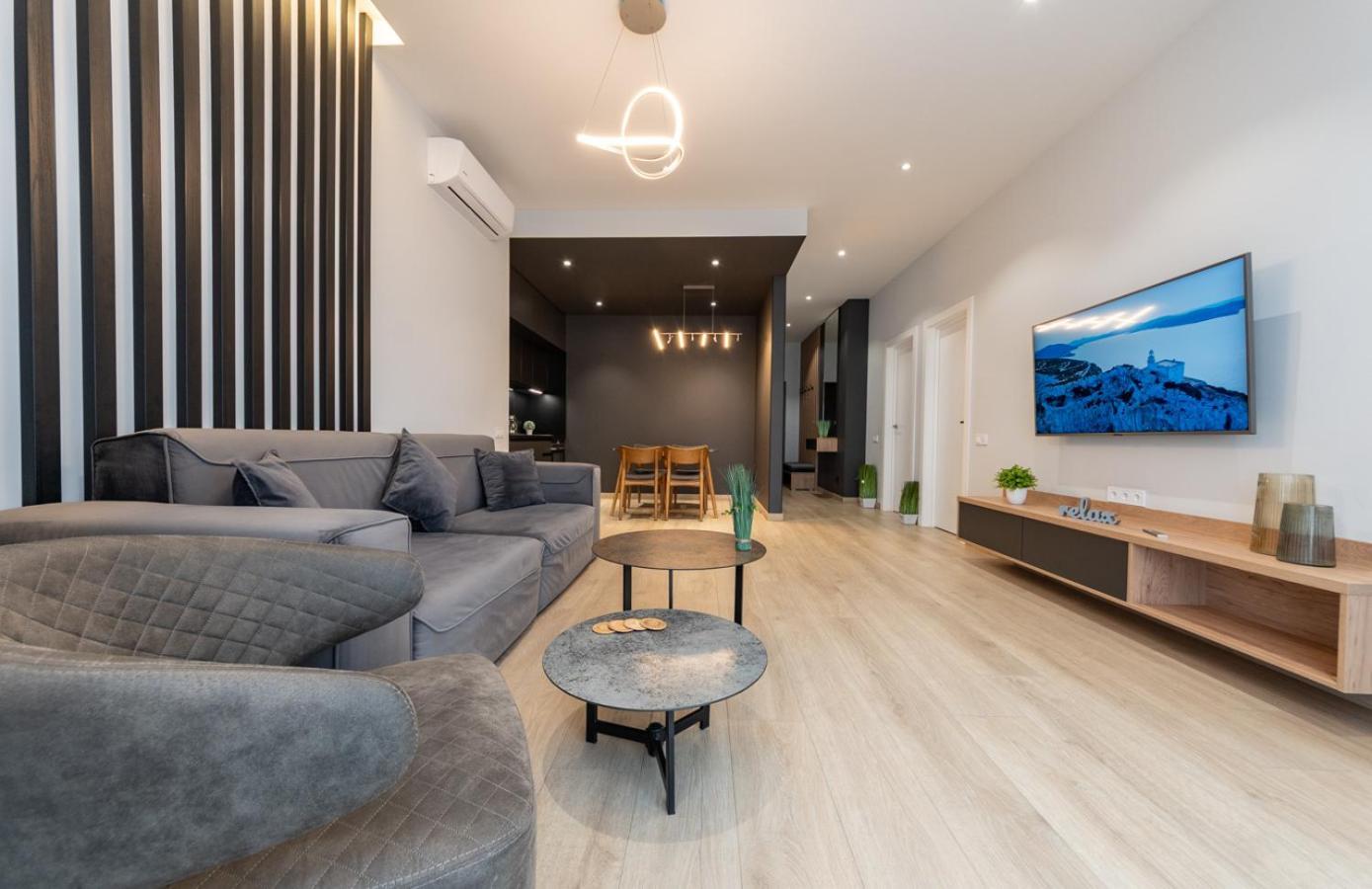 Royal Tower Residence Big Vip Apartment In Center Floor 27 Kiev Dış mekan fotoğraf