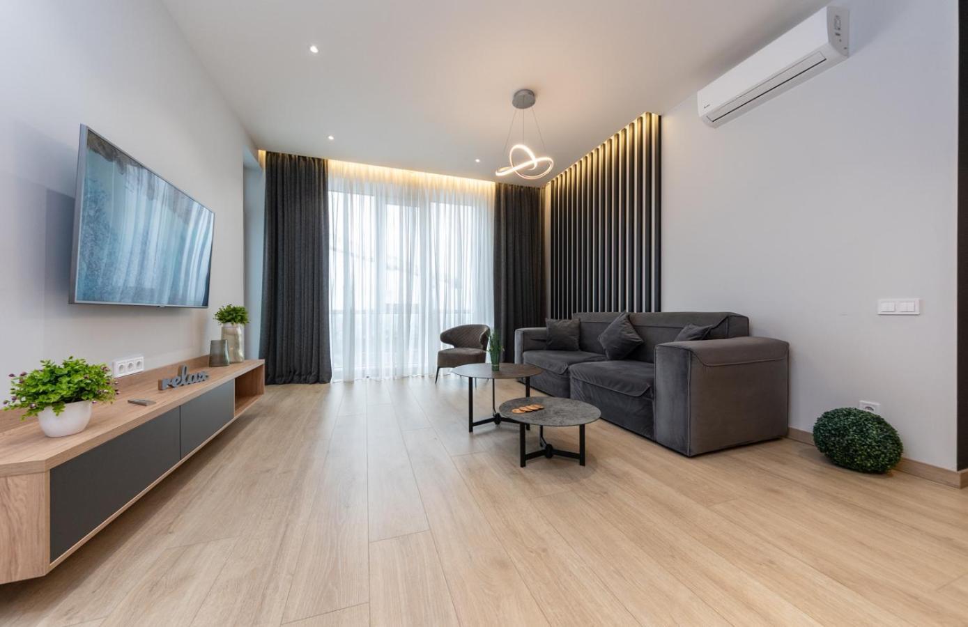 Royal Tower Residence Big Vip Apartment In Center Floor 27 Kiev Dış mekan fotoğraf