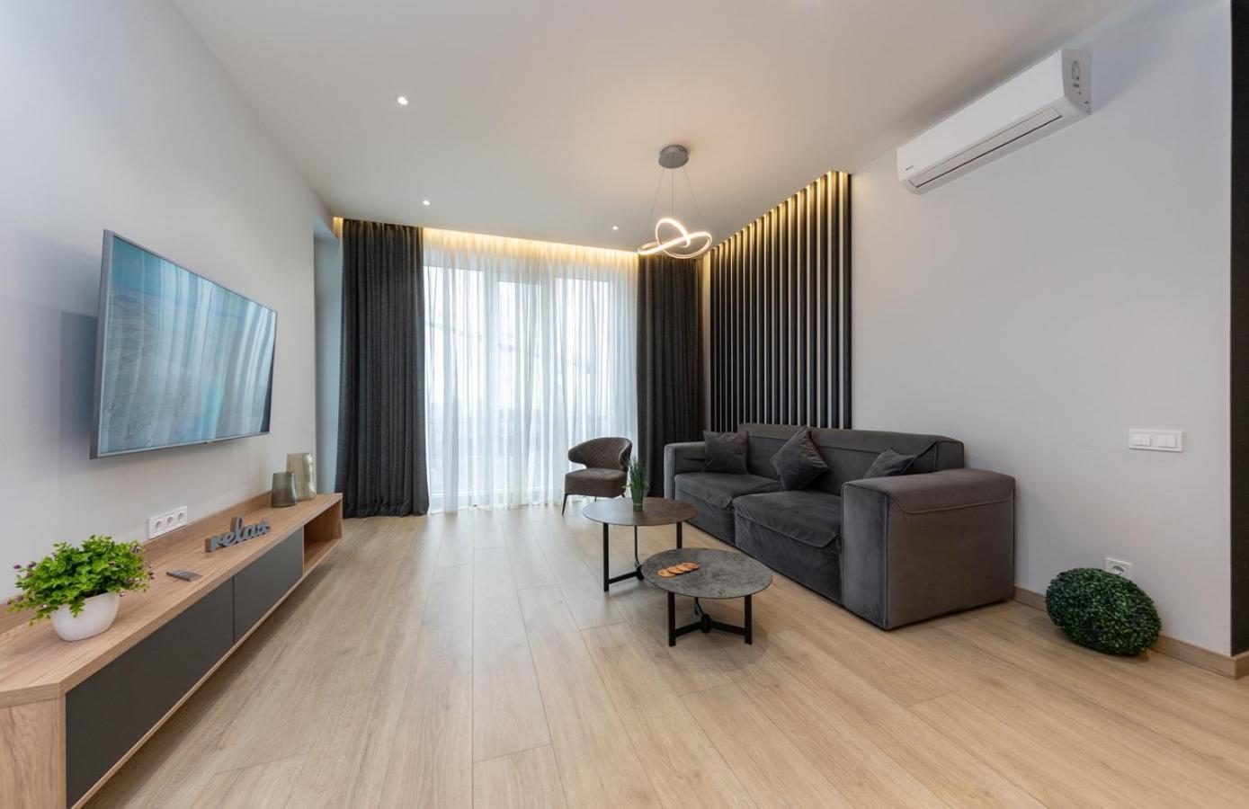 Royal Tower Residence Big Vip Apartment In Center Floor 27 Kiev Dış mekan fotoğraf
