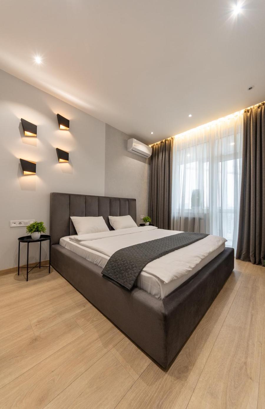 Royal Tower Residence Big Vip Apartment In Center Floor 27 Kiev Dış mekan fotoğraf