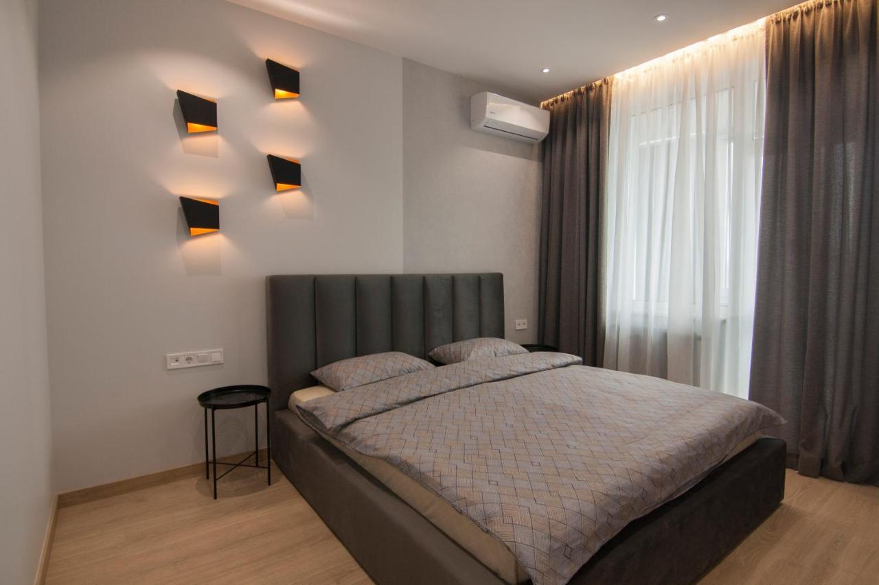 Royal Tower Residence Big Vip Apartment In Center Floor 27 Kiev Dış mekan fotoğraf