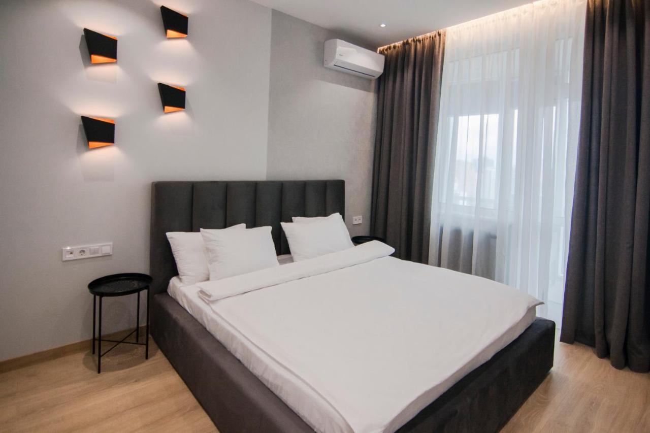 Royal Tower Residence Big Vip Apartment In Center Floor 27 Kiev Dış mekan fotoğraf